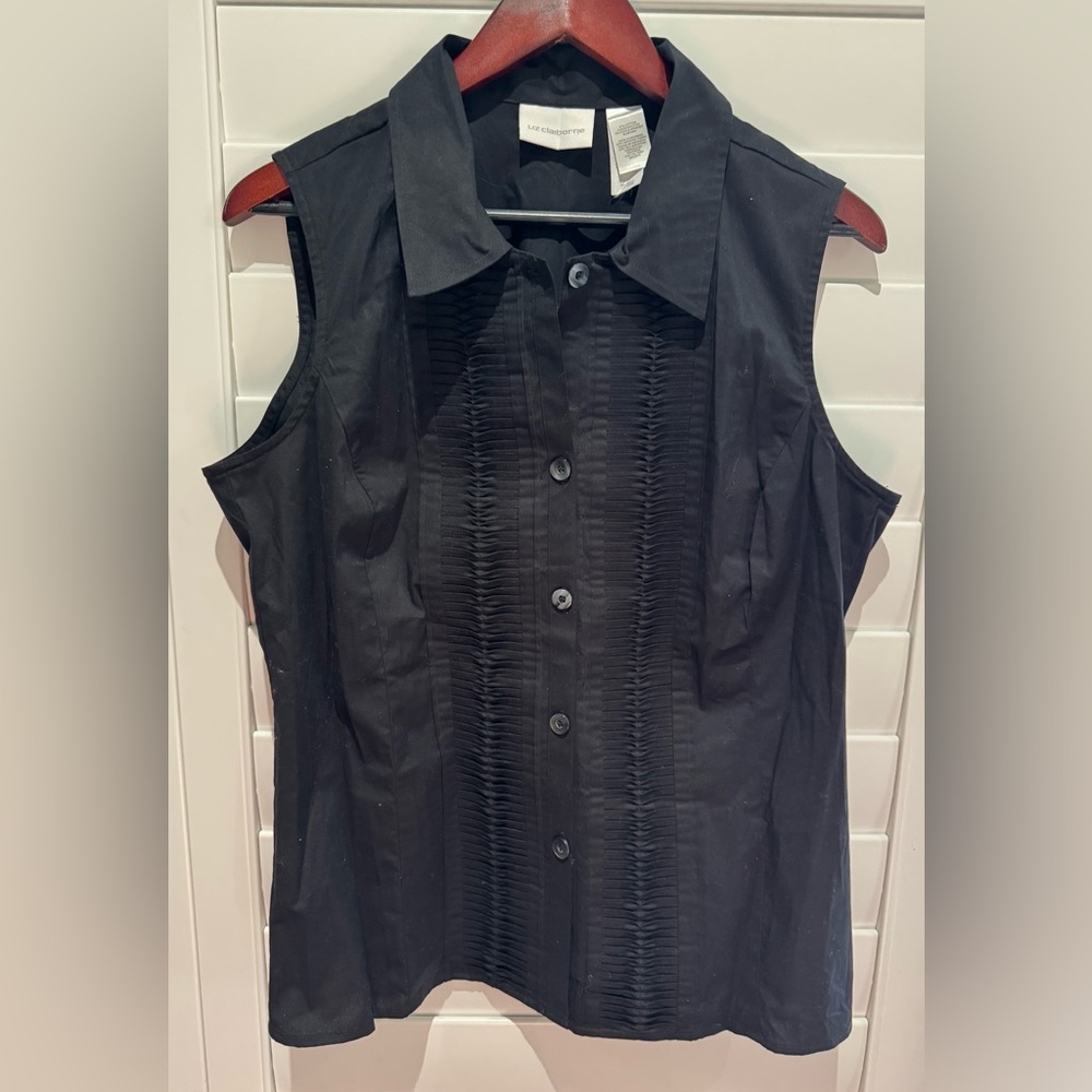 Black Liz Claiborne Sleeveless, Buttoned up Shirt Size 16. - Picture 2 of 6